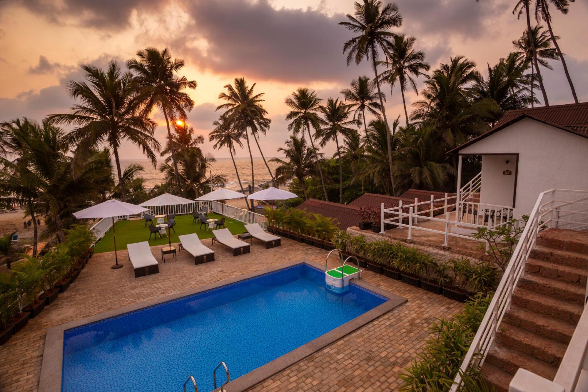 Stone Wood Beach Resort, Vagator Ngoại thất bức ảnh