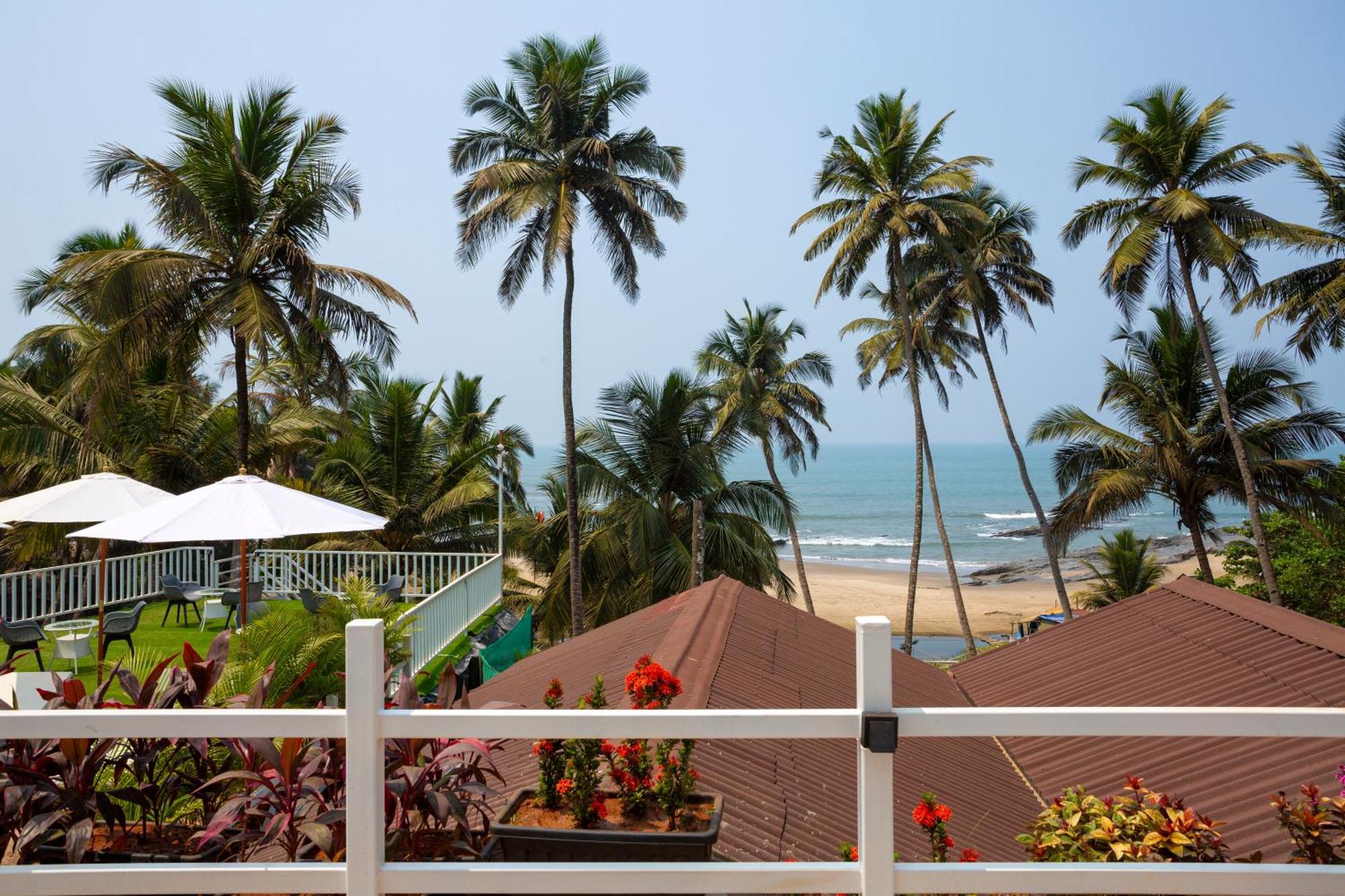 Stone Wood Beach Resort, Vagator Ngoại thất bức ảnh