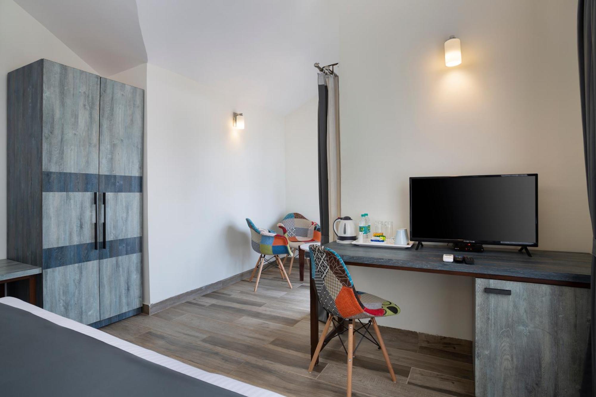 Stone Wood Beach Resort, Vagator Ngoại thất bức ảnh