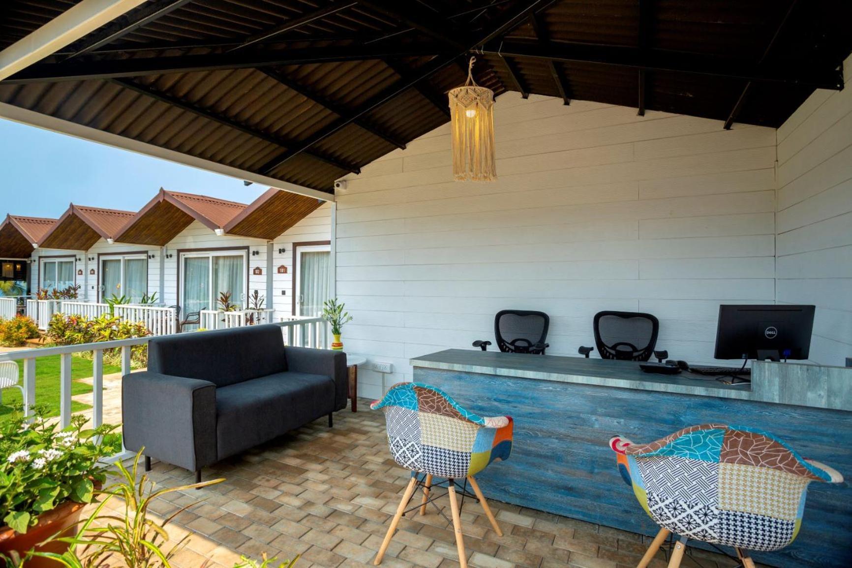 Stone Wood Beach Resort, Vagator Ngoại thất bức ảnh